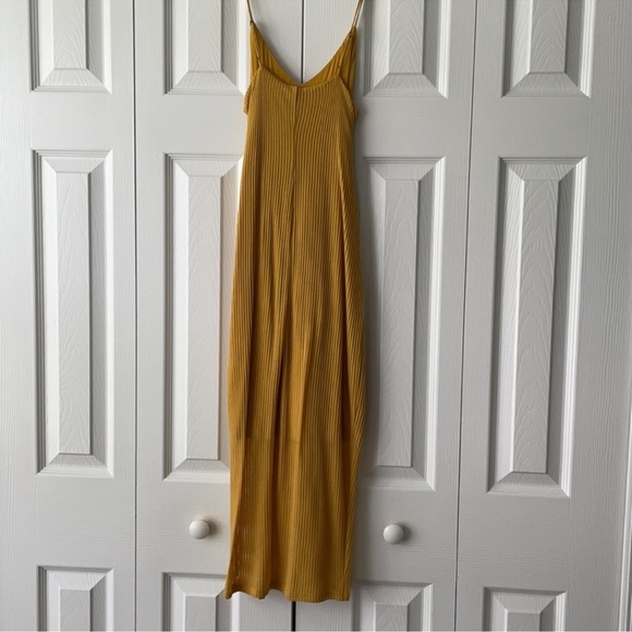 Express Ribbed Midi Dress. - Picture 3 of 6